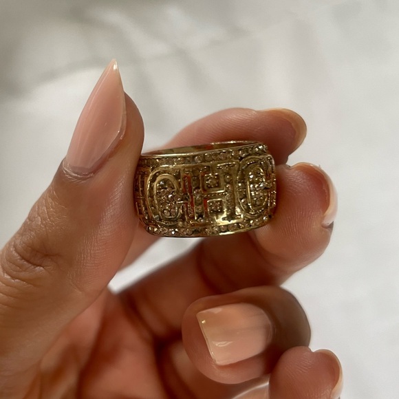 Rare Vintage Carolina Herrera Logo Ring .925 Silver Gold Plated With Crystals - Picture 5 of 6